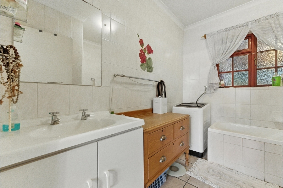 3 Bedroom Property for Sale in Groenvlei Western Cape